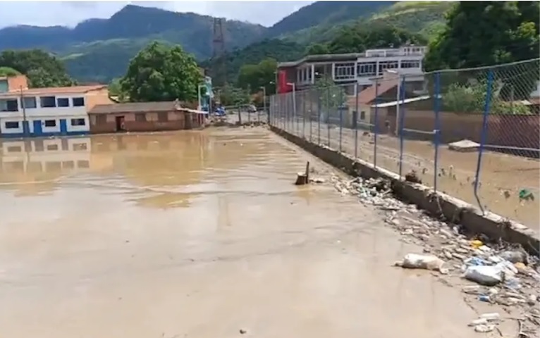 La Paz, Pando y Potosí: Suspenden labores en nueve unidades educativas