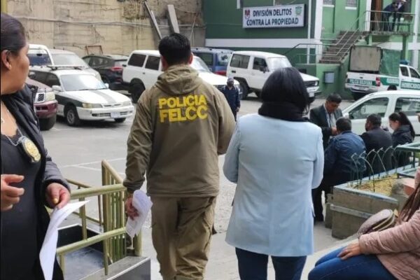 Suman más víctimas de funcionaria municipal que vendía puestos en la Alcaldía