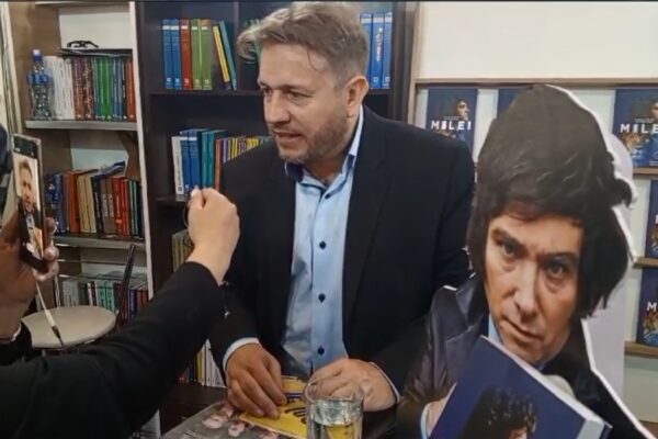 Márquez a los liberales y conservadores bolivianos: los afines tienen que juntarse, acordar en lo esencial y negociar en lo accidental