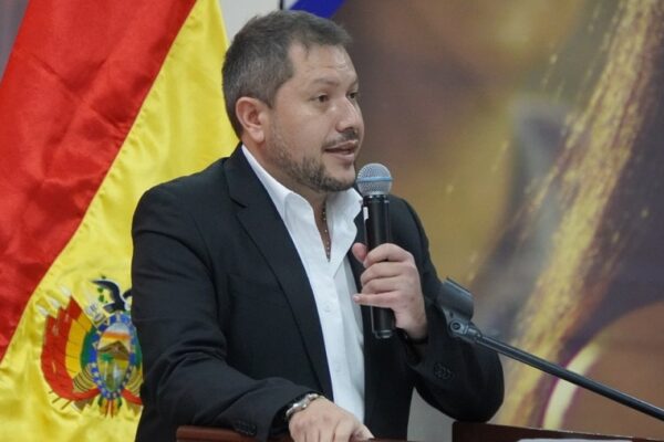 Ministro confirma que envío de gas a Argentina cerrará este 30 de septiembre