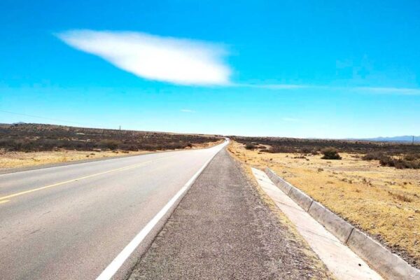 Fatalidad en carretera a Villazón: Mujer pierde la vida por un billete de Bs 10