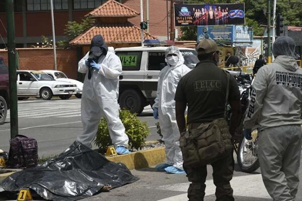 Cochabamba: apuñalan y matan a lmpiaparabrisas en plena calle
