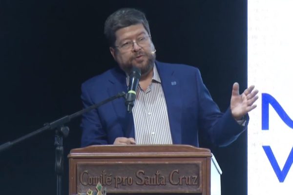 Foro de cívicos: Doria Medina eliminará leyes que traban 36 atribuciones autonómicas