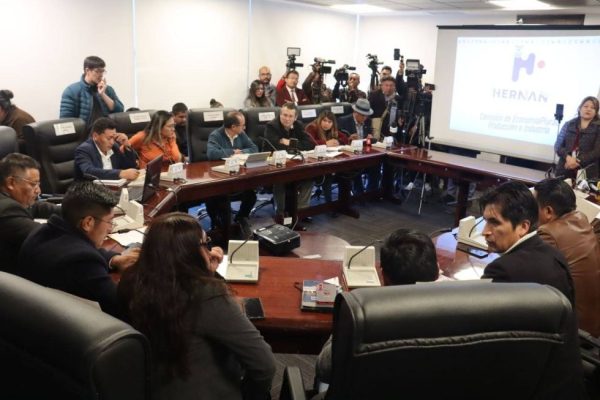 Comisión prevé reinstalar este lunes sesión para tratar contrato de litio