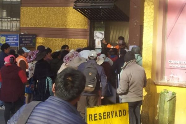 Potosí: agreden a funcionarios ediles en Catastro; uno queda en terapia intensiva