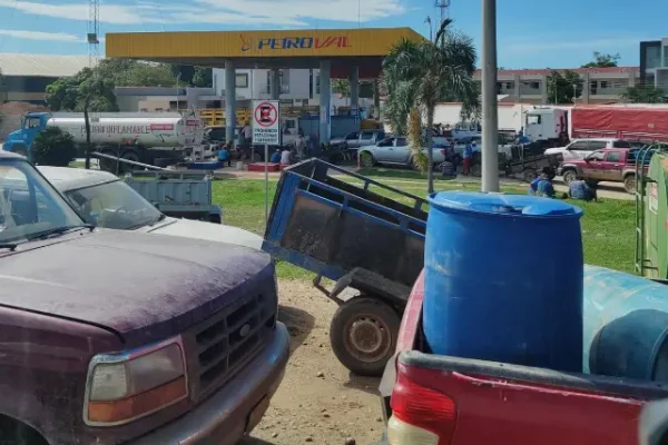 Mercado negro de diésel: Productores alertan que revendedores acuden a los surtidores de provincias