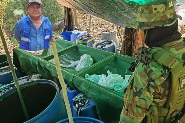 Arresto domiciliario para ex zar antidrogas; Cáceres ve justicia, Gobierno ve impunidad