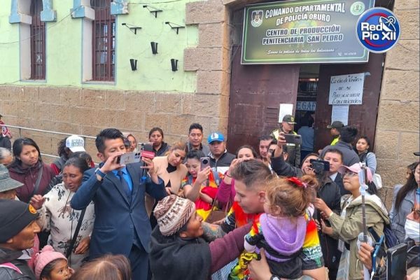 Yassir Molina sale en libertad condicional y compromete defender a privados de libertad