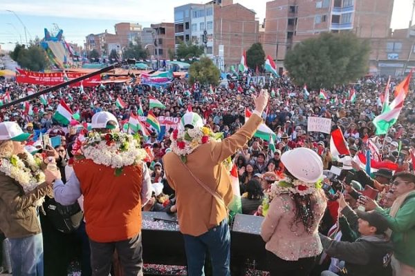 PDC e invitados buscan ganar la Presidencia con varias facciones internas en disputa permanente