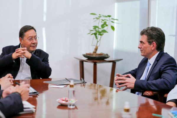 Equipos de Paz y Arce comienzan etapa de transición de gobierno